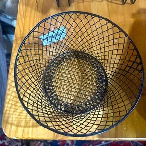 Black Circular Wired Storage Basket